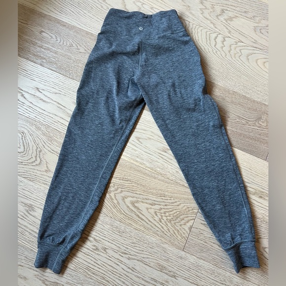 lululemon Align™ High-Rise Jogger *Full Length, Size 4, Heathered Black - Picture 4 of 4